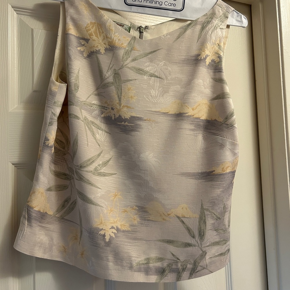 Tommy Bahama Ivory Silk print sleeveless Blouse